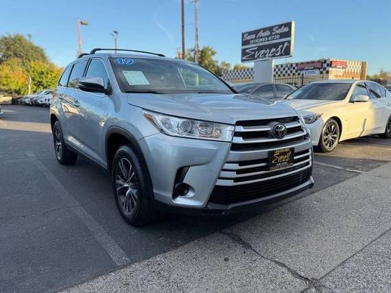 TOYOTA HIGHLANDER 2019 5TDZARFH8KS047010 image