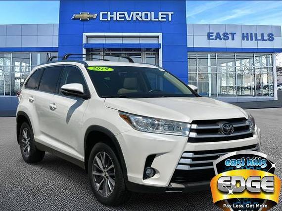 TOYOTA HIGHLANDER 2019 5TDJZRFH4KS605781 image