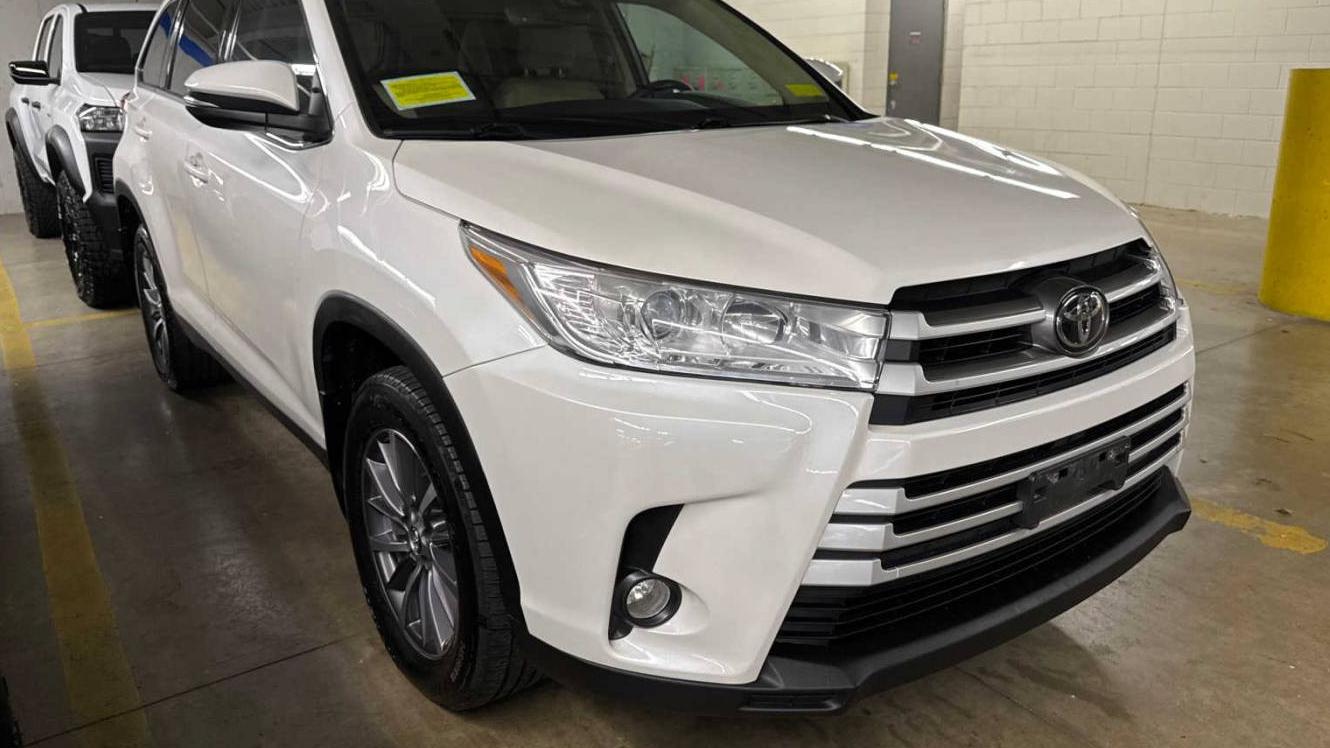 TOYOTA HIGHLANDER 2019 5TDJZRFH5KS590966 image