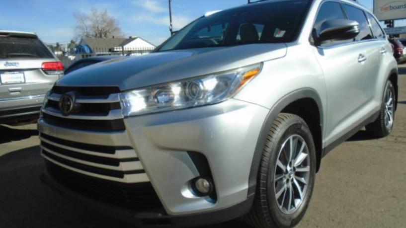 TOYOTA HIGHLANDER 2019 5TDJZRFH0KS575548 image