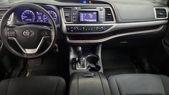 TOYOTA HIGHLANDER 2019 5TDZARFH8KS052711 image