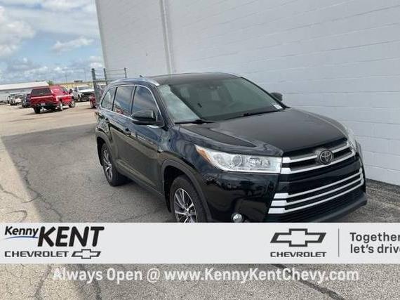 TOYOTA HIGHLANDER 2019 5TDKZRFH8KS557142 image