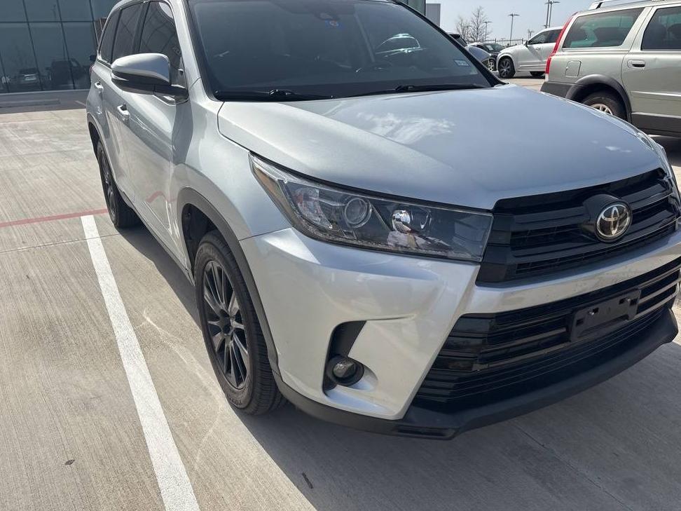 TOYOTA HIGHLANDER 2019 5TDKZRFH2KS560280 image