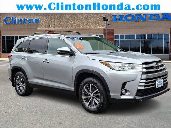 TOYOTA HIGHLANDER 2019 5TDJZRFH6KS576025 image