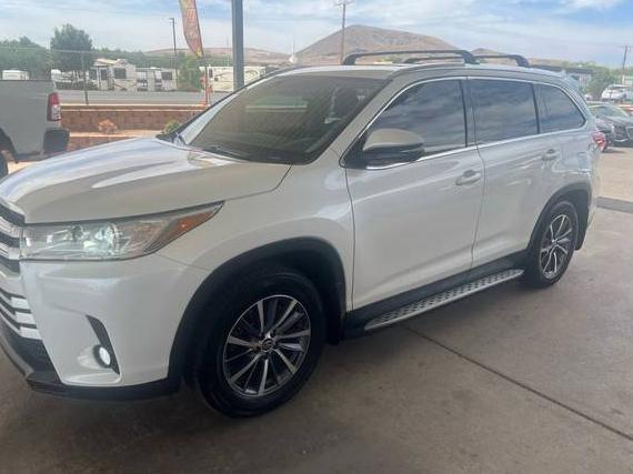 TOYOTA HIGHLANDER 2019 5TDJZRFH8KS572834 image