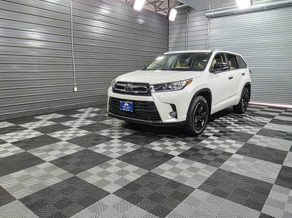 TOYOTA HIGHLANDER 2018 5TDDZRFH0JS875201 image