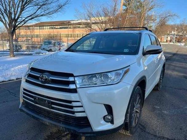 TOYOTA HIGHLANDER 2018 5TDJZRFH4JS543118 image