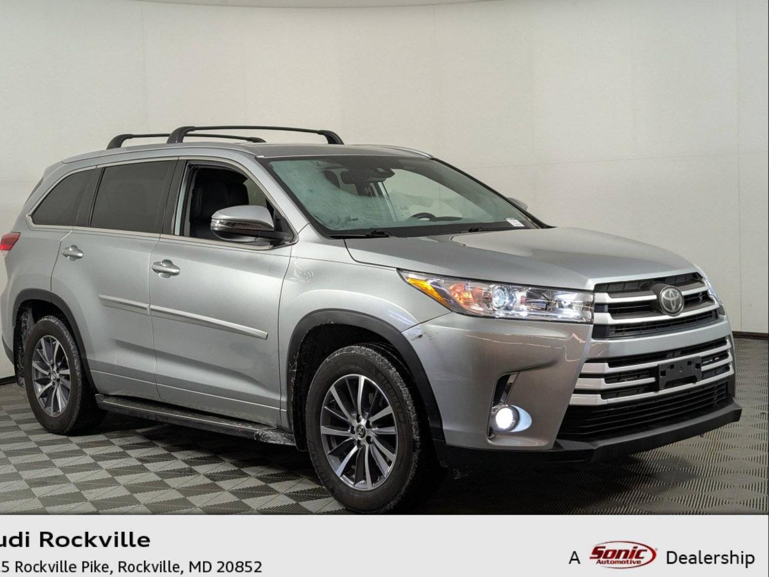 TOYOTA HIGHLANDER 2018 5TDJZRFH1JS841318 image