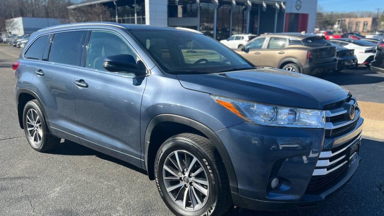 TOYOTA HIGHLANDER 2018 5TDJZRFH8JS806999 image