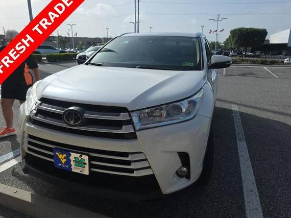 TOYOTA HIGHLANDER 2018 5TDJZRFH7JS489684 image