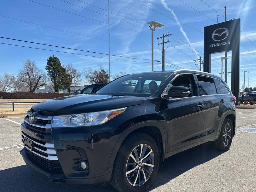 TOYOTA HIGHLANDER 2018 5TDJZRFH4JS812864 image