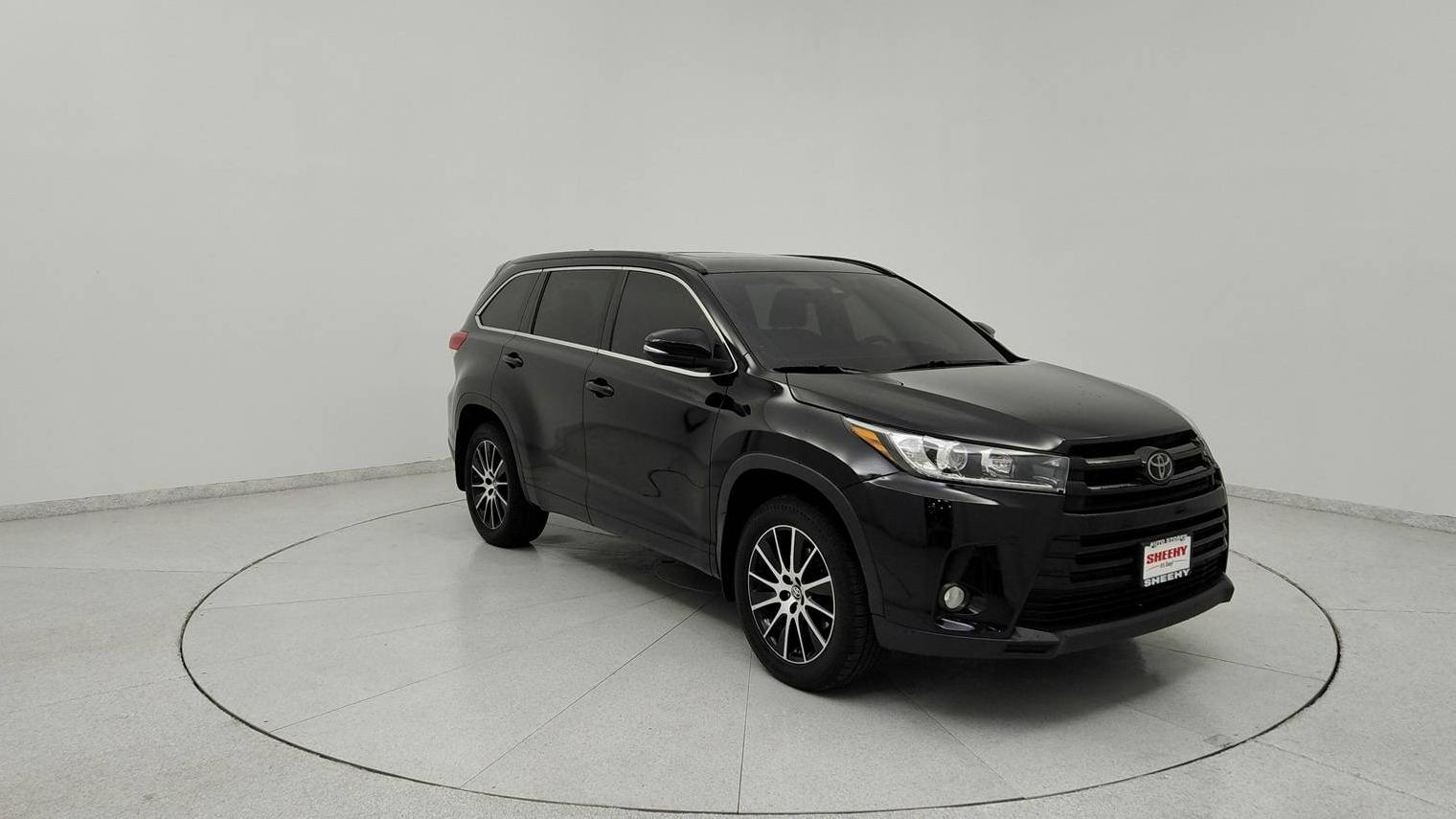 TOYOTA HIGHLANDER 2018 5TDJZRFH2JS491732 image