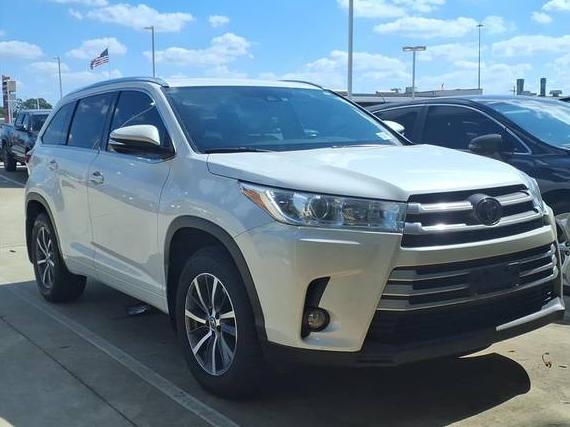 TOYOTA HIGHLANDER 2018 5TDJZRFH1JS802437 image