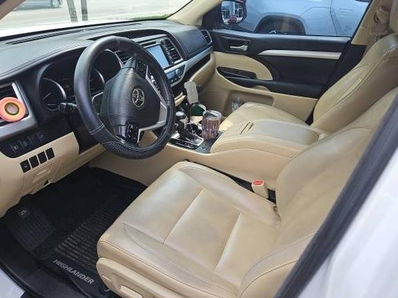 TOYOTA HIGHLANDER 2018 5TDJZRFH0JS550051 image