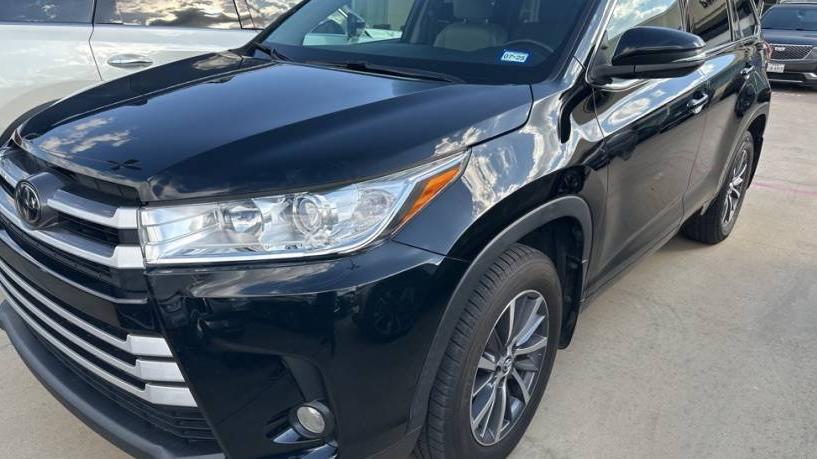 TOYOTA HIGHLANDER 2018 5TDJZRFH4JS561182 image