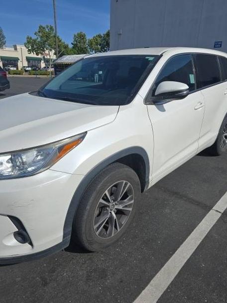 TOYOTA HIGHLANDER 2018 5TDZZRFH8JS264189 image TOYOTA HIGHLANDER 2018 5TDZZRFH8JS264189 image