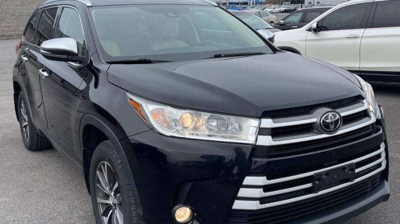 TOYOTA HIGHLANDER 2018 5TDJZRFH6JS816415 image