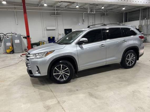 TOYOTA HIGHLANDER 2018 5TDKZRFH0JS533044 image
