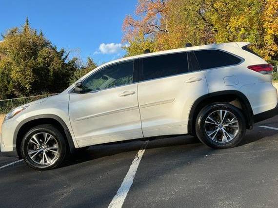 TOYOTA HIGHLANDER 2018 5TDBZRFH4JS888251 image TOYOTA HIGHLANDER 2018 5TDBZRFH4JS888251 image