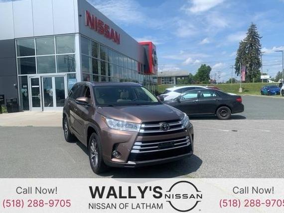 TOYOTA HIGHLANDER 2018 5TDJZRFH7JS878437 image