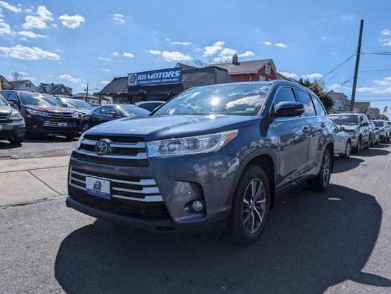TOYOTA HIGHLANDER 2018 5TDJZRFH4JS820592 image