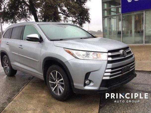 TOYOTA HIGHLANDER 2018 5TDJZRFH8JS492674 image