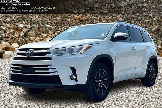 TOYOTA HIGHLANDER 2018 5TDJZRFH1JS822414 image