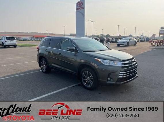 TOYOTA HIGHLANDER 2018 5TDJZRFH7JS806864 image