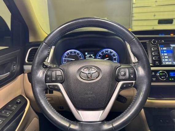 TOYOTA HIGHLANDER 2018 5TDYZRFH9JS280915 image