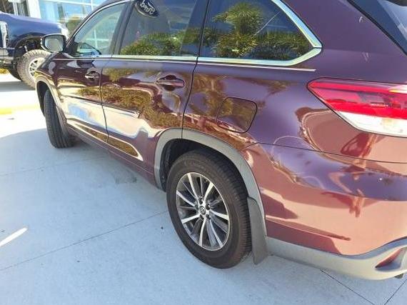 TOYOTA HIGHLANDER 2018 5TDJZRFH1JS859303 image