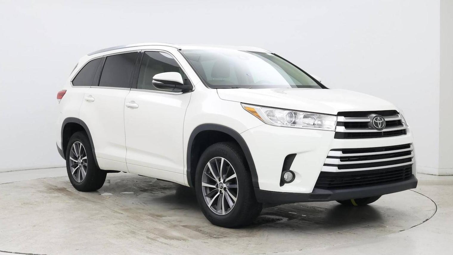 TOYOTA HIGHLANDER 2018 5TDKZRFH6JS550186 image
