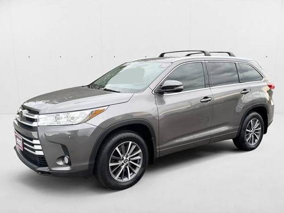 TOYOTA HIGHLANDER 2018 5TDJZRFH8JS856625 image