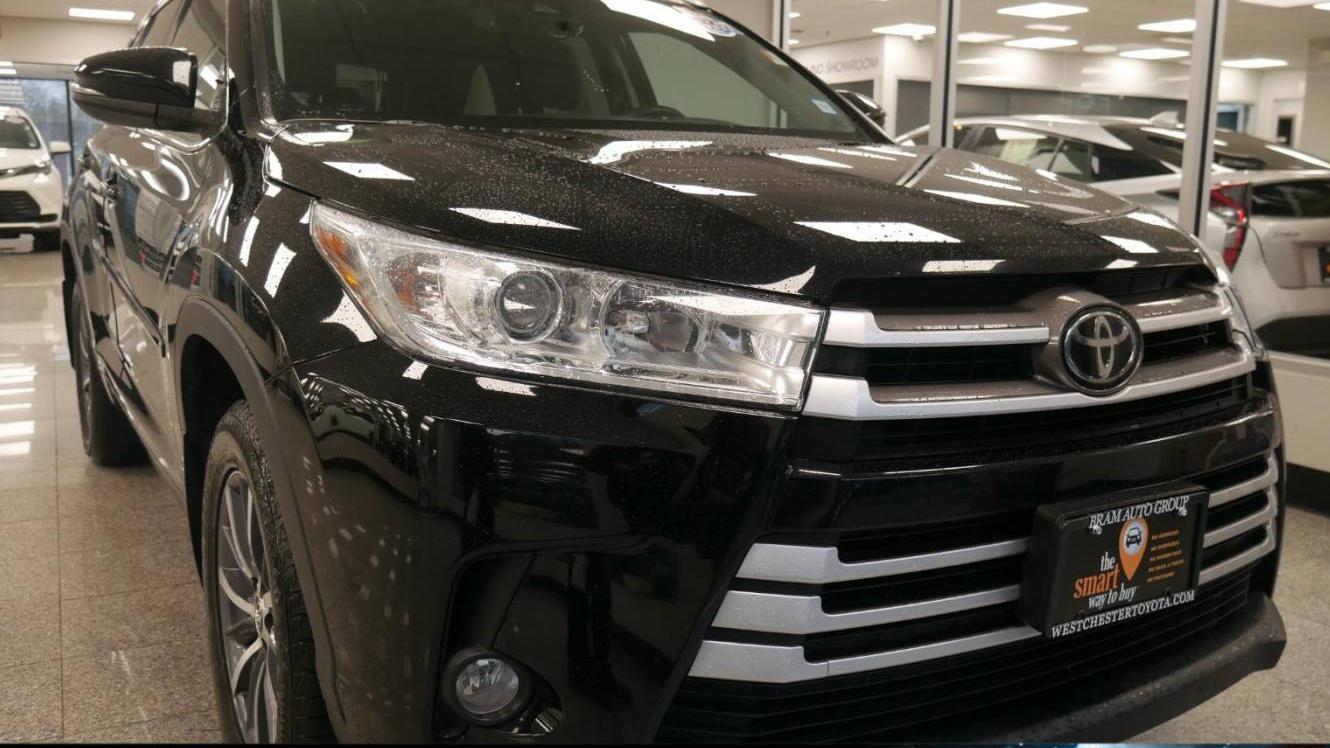 TOYOTA HIGHLANDER 2018 5TDJZRFH6JS499784 image