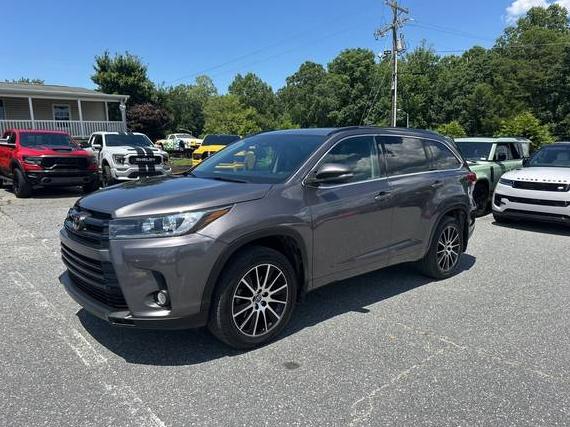 TOYOTA HIGHLANDER 2018 5TDJZRFH2JS841778 image