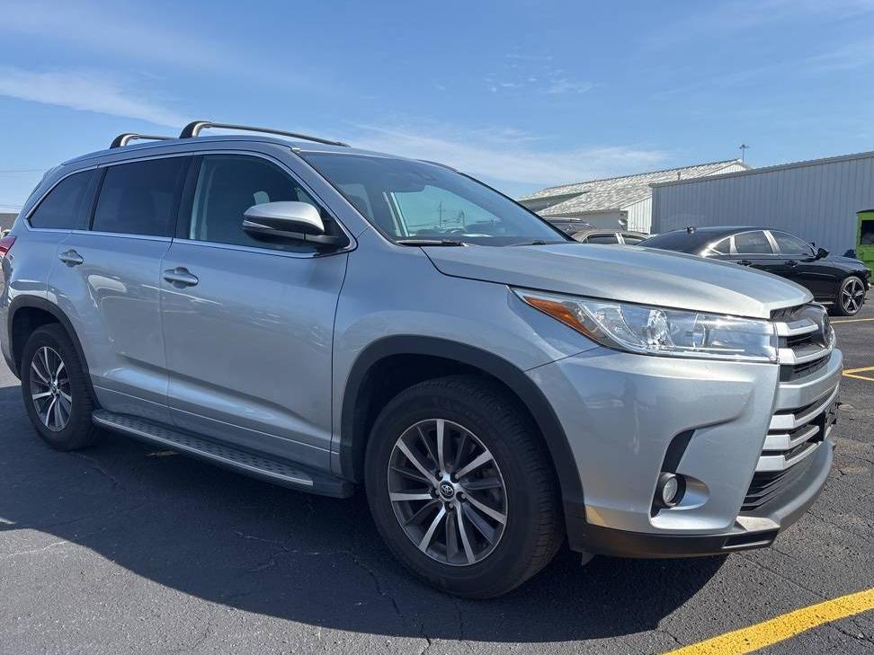 TOYOTA HIGHLANDER 2018 5TDKZRFH3JS528999 image