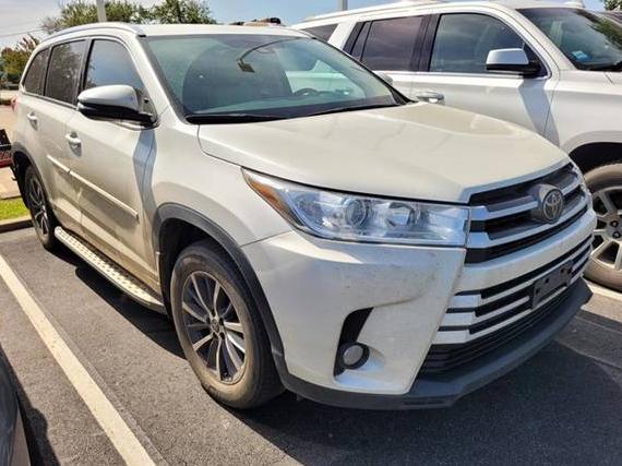 TOYOTA HIGHLANDER 2018 5TDKZRFH1JS542111 image
