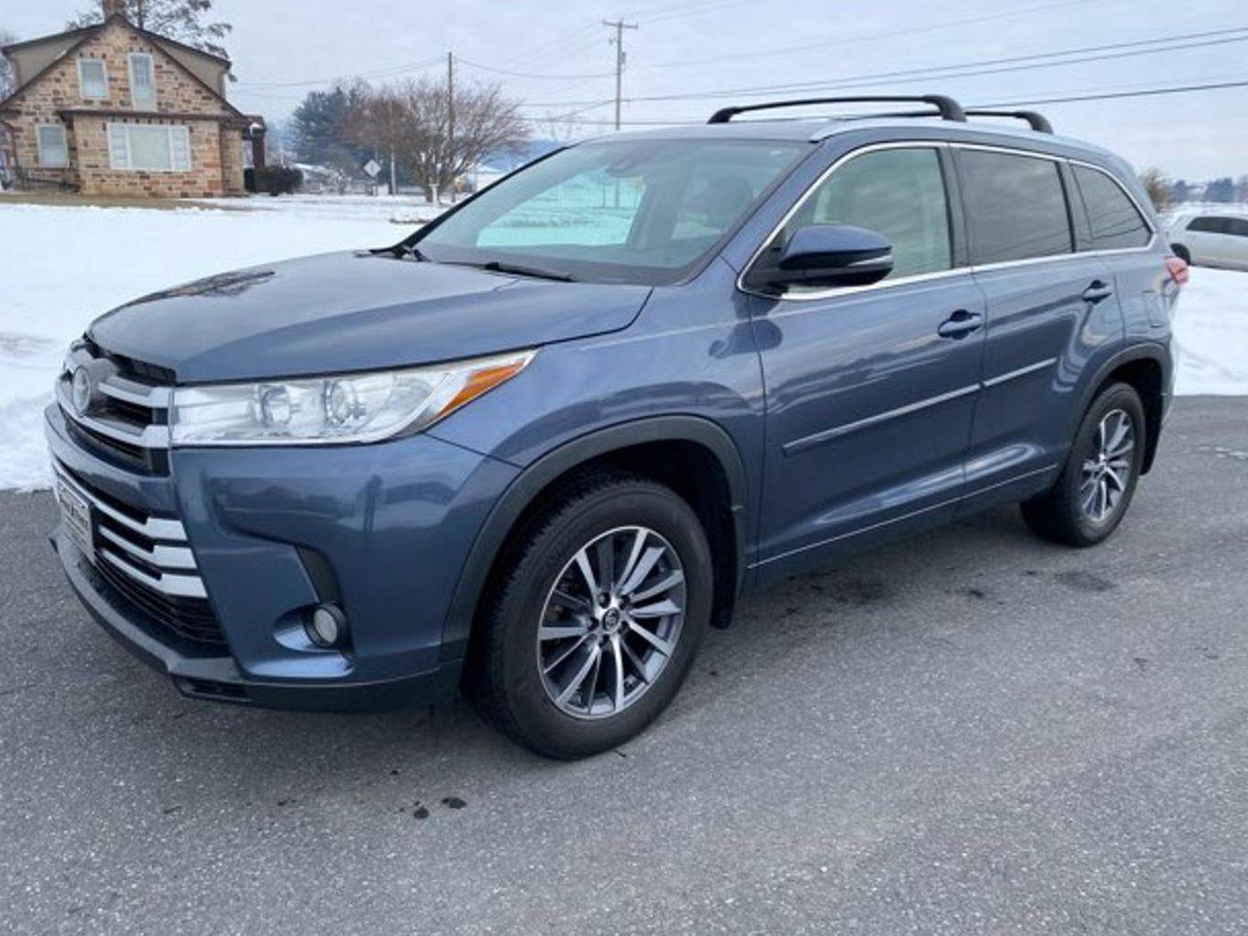 TOYOTA HIGHLANDER 2018 5TDJZRFH6JS843906 image