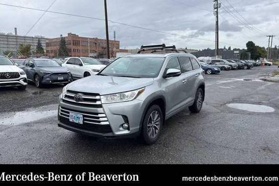 TOYOTA HIGHLANDER 2018 5TDJZRFH3JS539898 image