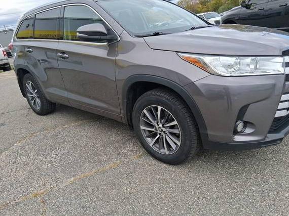 TOYOTA HIGHLANDER 2018 5TDJZRFH5JS553558 image