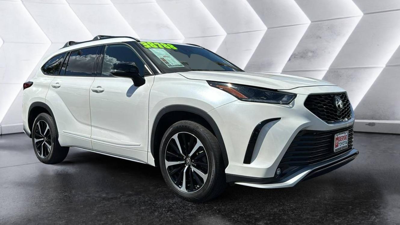 TOYOTA HIGHLANDER 2021 5TDJZRBH9MS135689 image