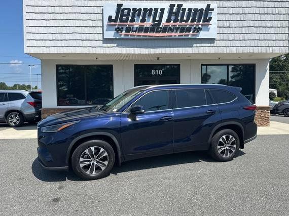 TOYOTA HIGHLANDER 2021 5TDGZRBH2MS104780 image