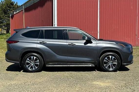 TOYOTA HIGHLANDER 2021 5TDGZRBH4MS554897 image