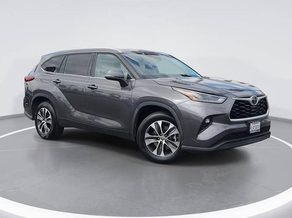 TOYOTA HIGHLANDER 2021 5TDGZRAHXMS054521 image
