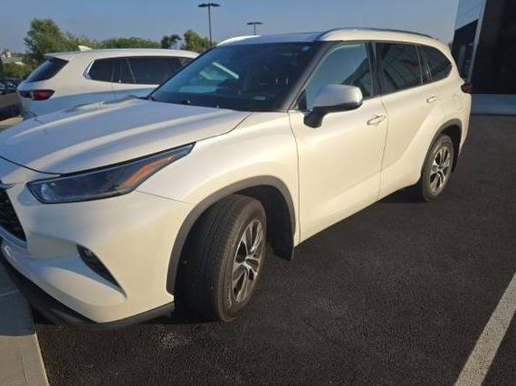 TOYOTA HIGHLANDER 2021 5TDGZRBH1MS059749 image