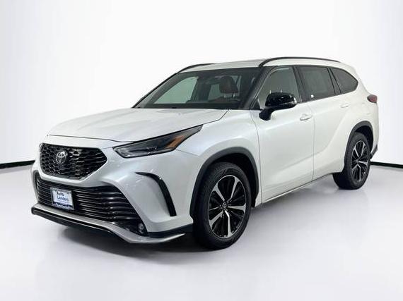TOYOTA HIGHLANDER 2021 5TDJZRBH2MS136554 image