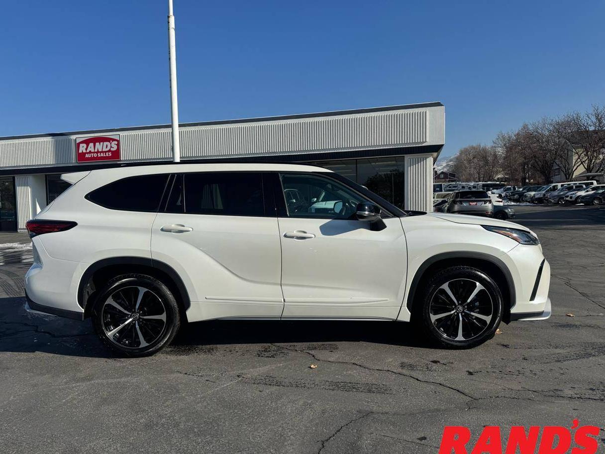 TOYOTA HIGHLANDER 2021 5TDJZRBHXMS061070 image