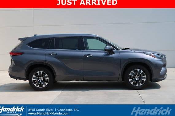 TOYOTA HIGHLANDER 2021 5TDHZRAH3MS527261 image