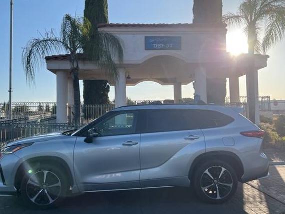 TOYOTA HIGHLANDER 2021 5TDJZRBH5MS160900 image