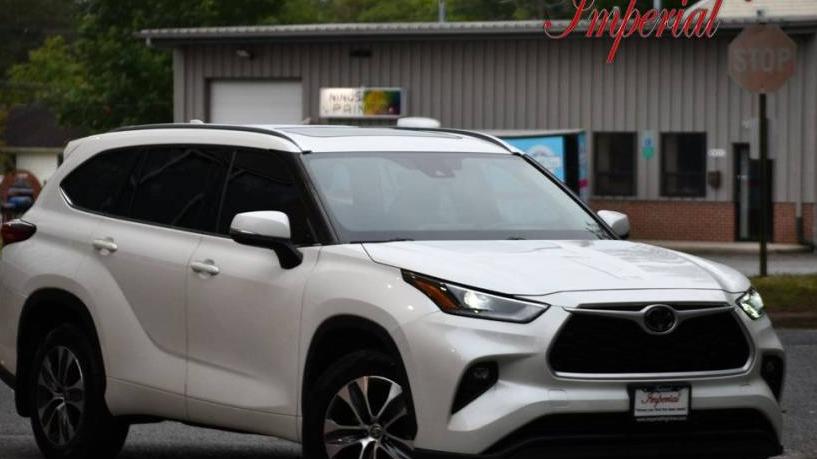 TOYOTA HIGHLANDER 2021 5TDHZRBH4MS103053 image