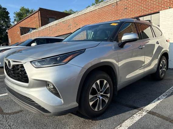 TOYOTA HIGHLANDER 2021 5TDGZRBH2MS555143 image